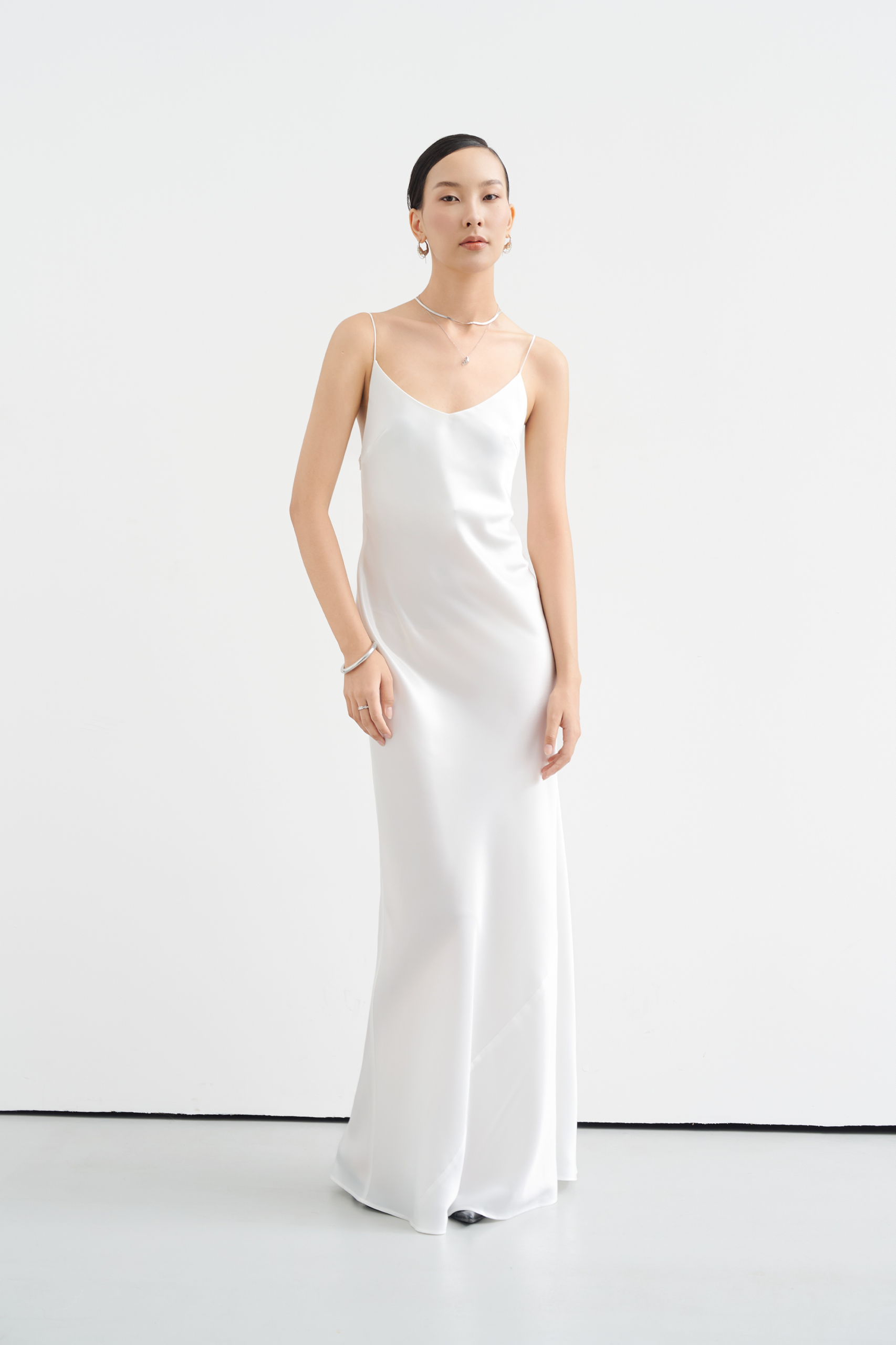 Evelyn Classic Gown - WHITE