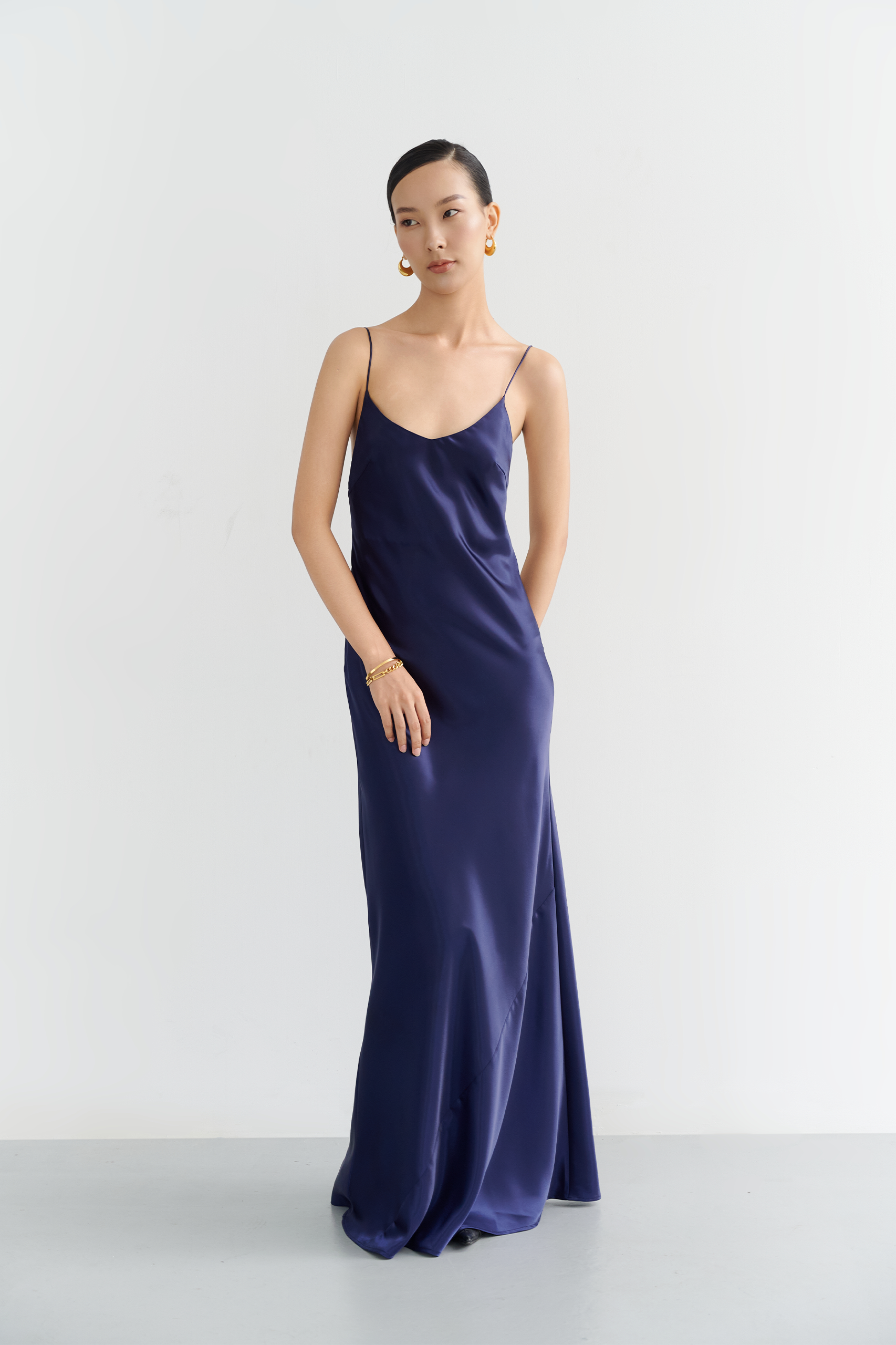 Evelyn Classic Gown - NAVY