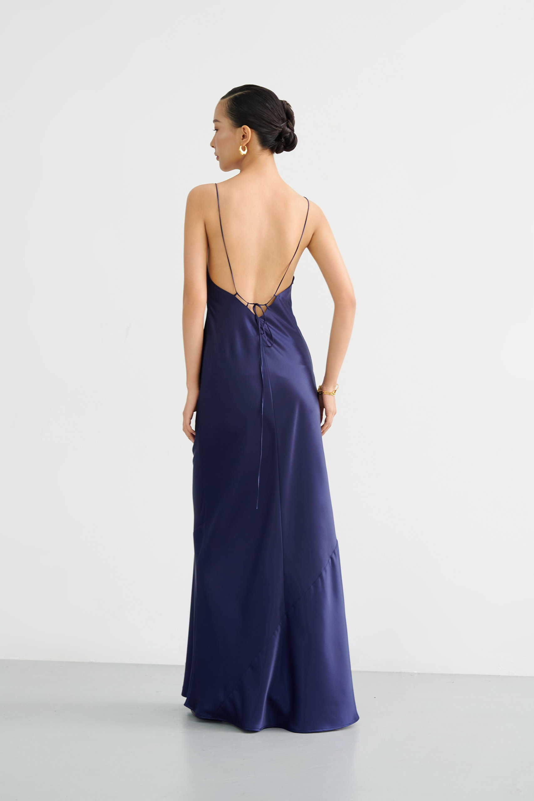 Evelyn Classic Gown - NAVY