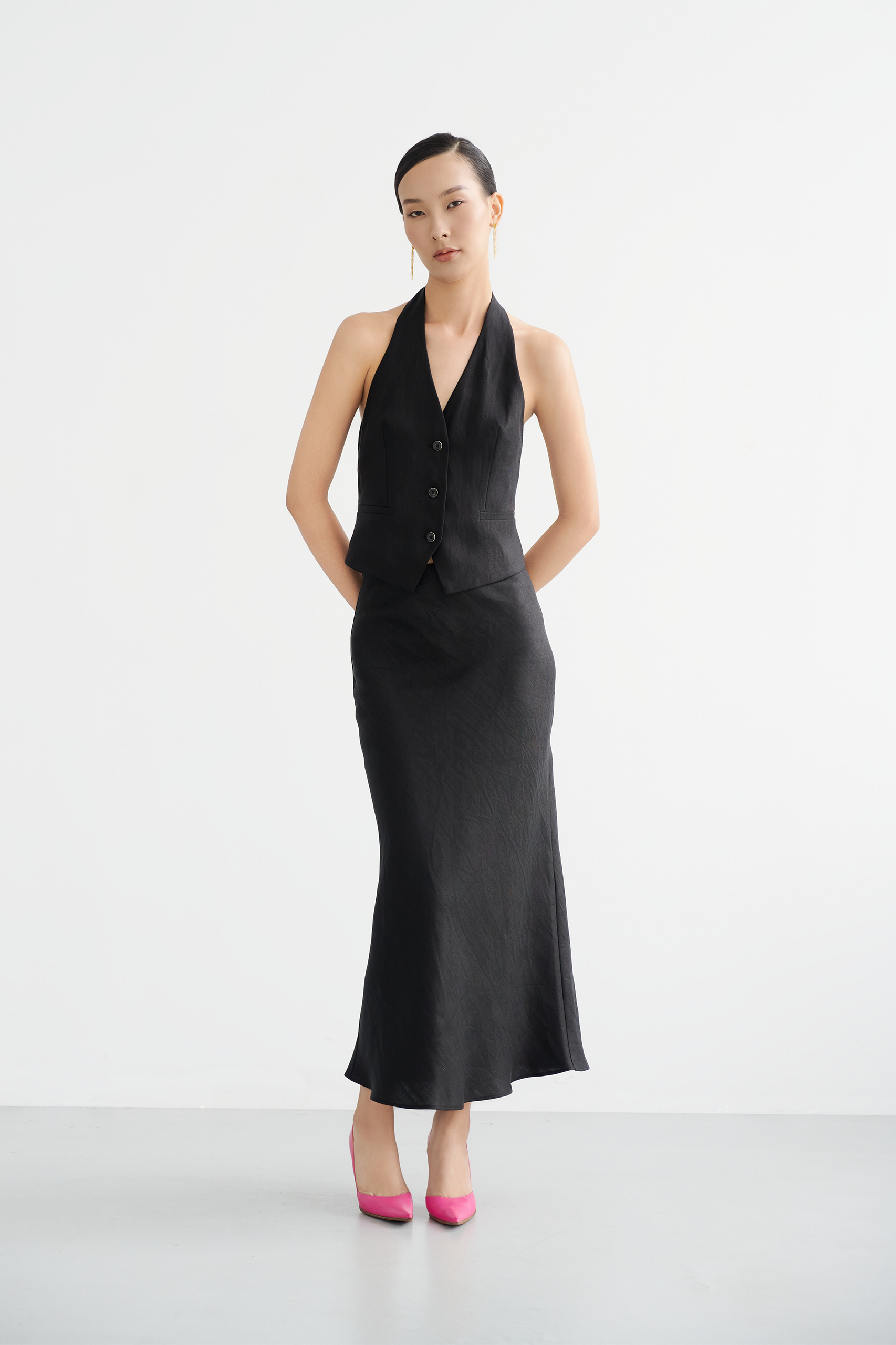 HALTERNECK LINEN DEMI VEST - BLACK