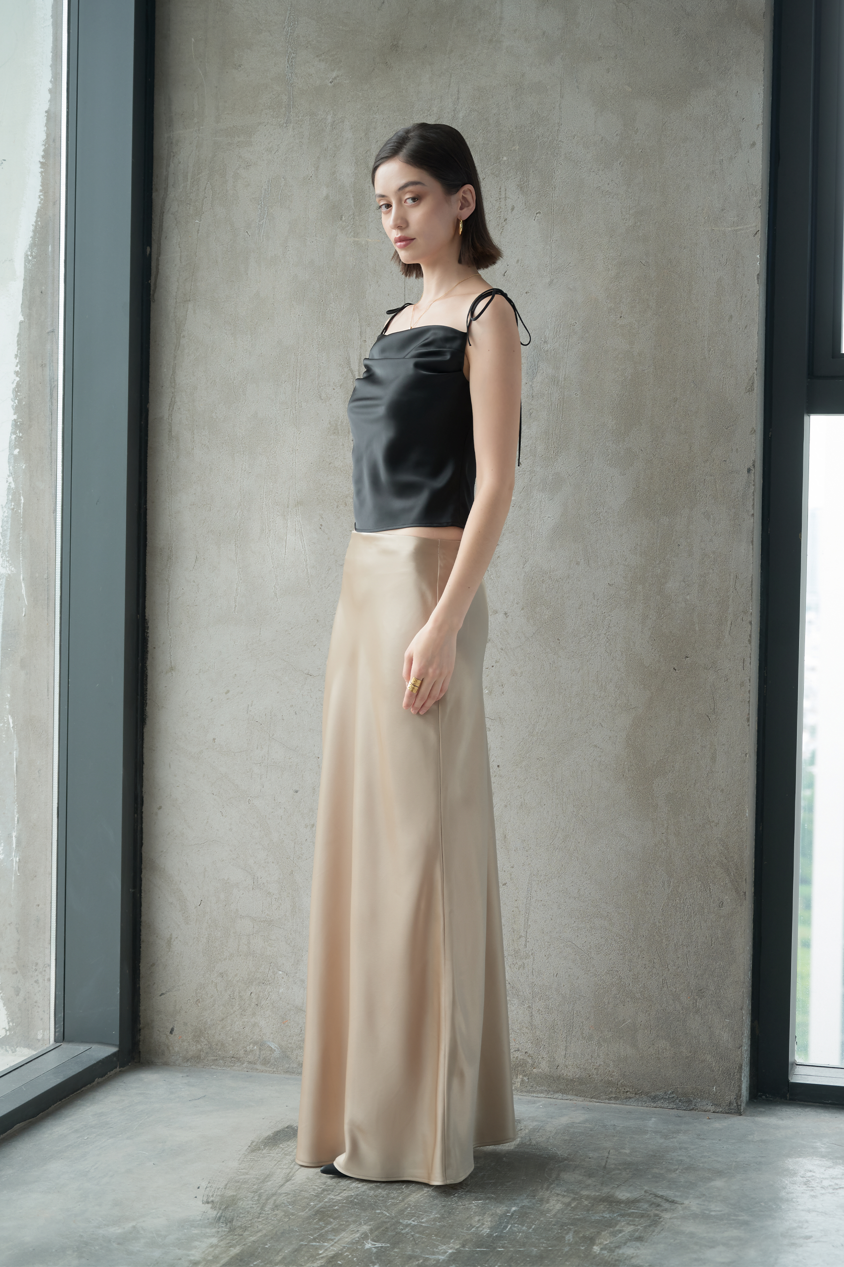 CAMI CROPPED SILK TOP - BLACK