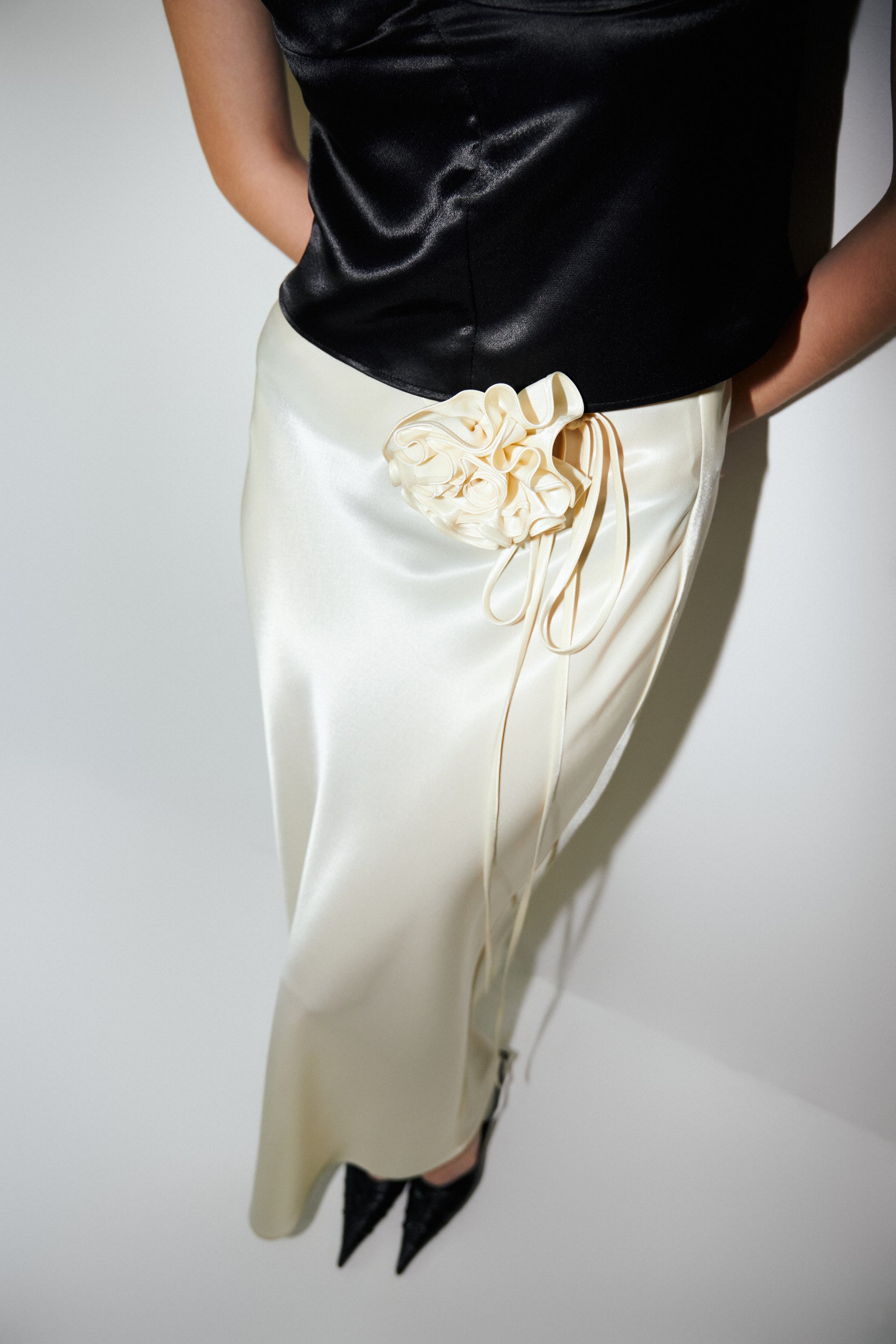MAXI SATIN SKIRT - PEONY CREAM