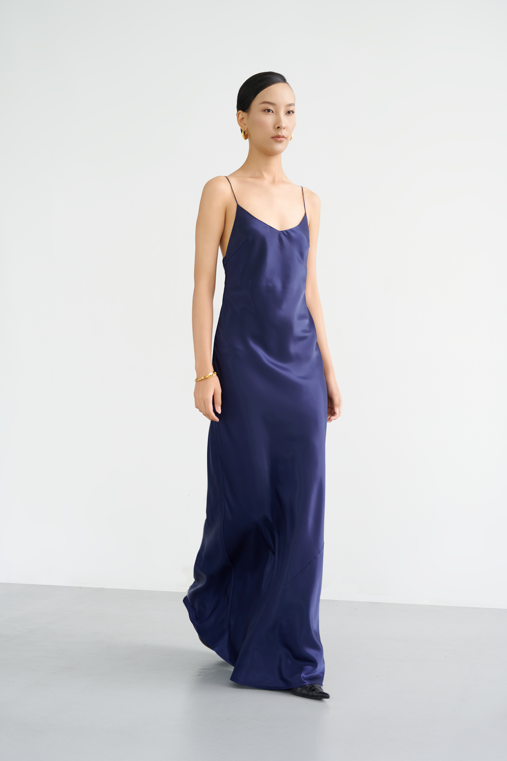 Evelyn Classic Gown - NAVY