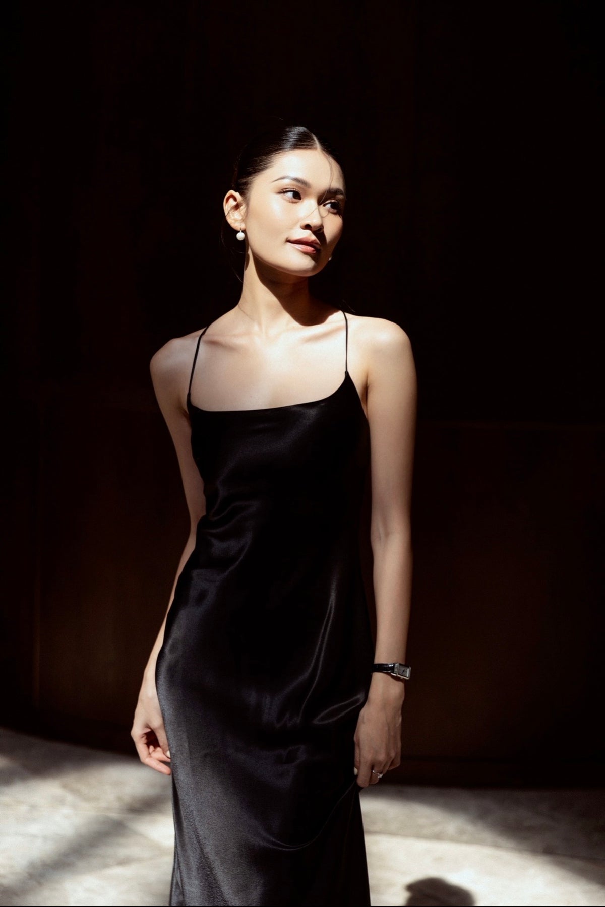 AMBER BACK-TIE GOWN - BLACK