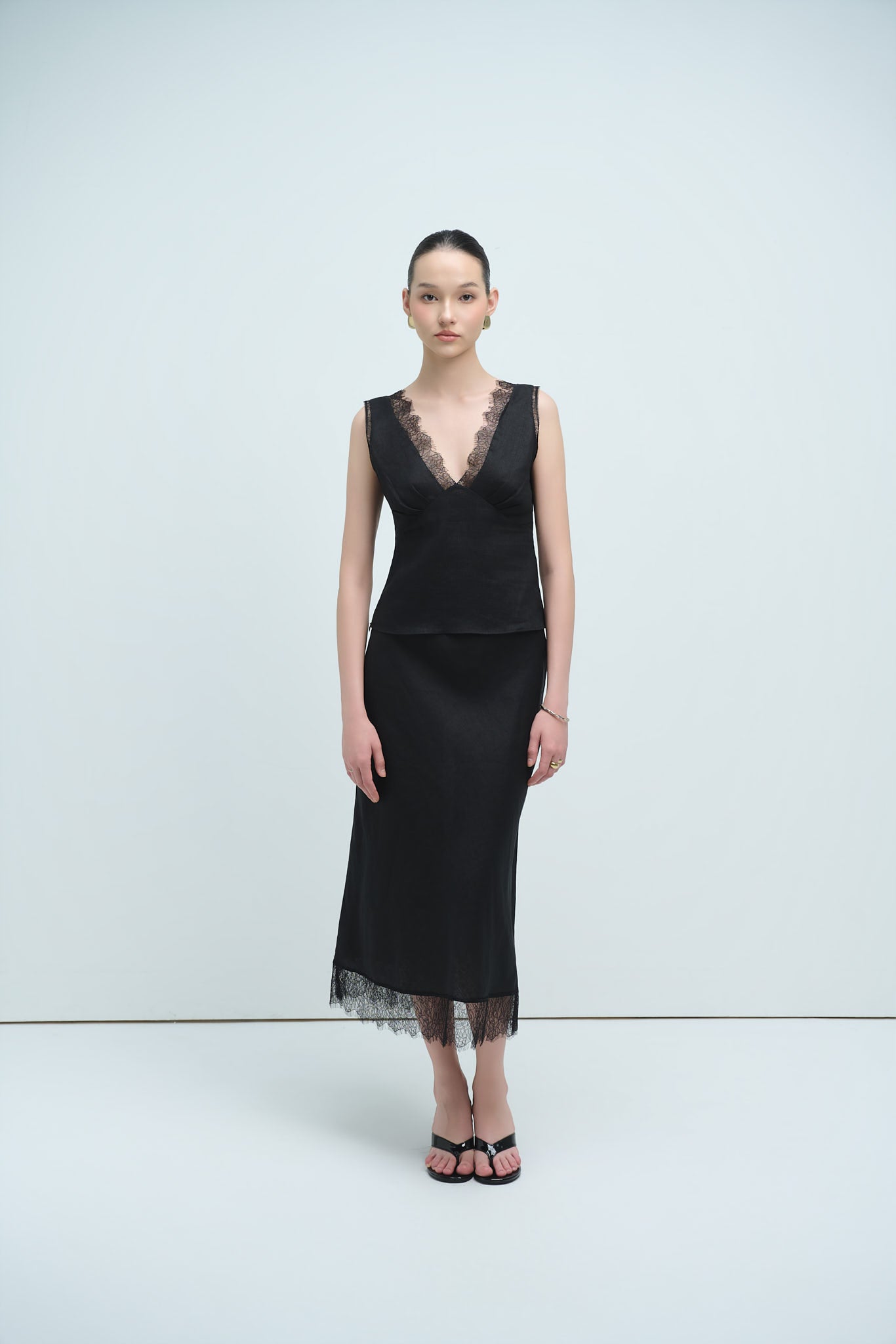 MAISIE LACE LINEN TOP - BLACK
