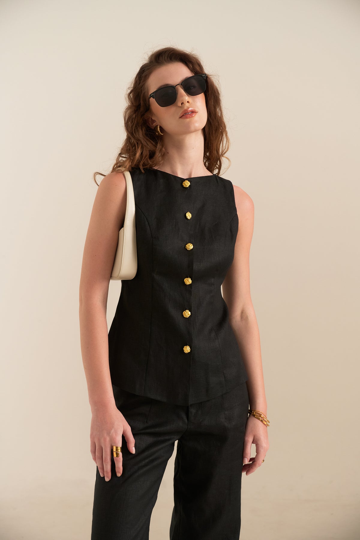 BOAT NECK LINEN VEST - BLACK