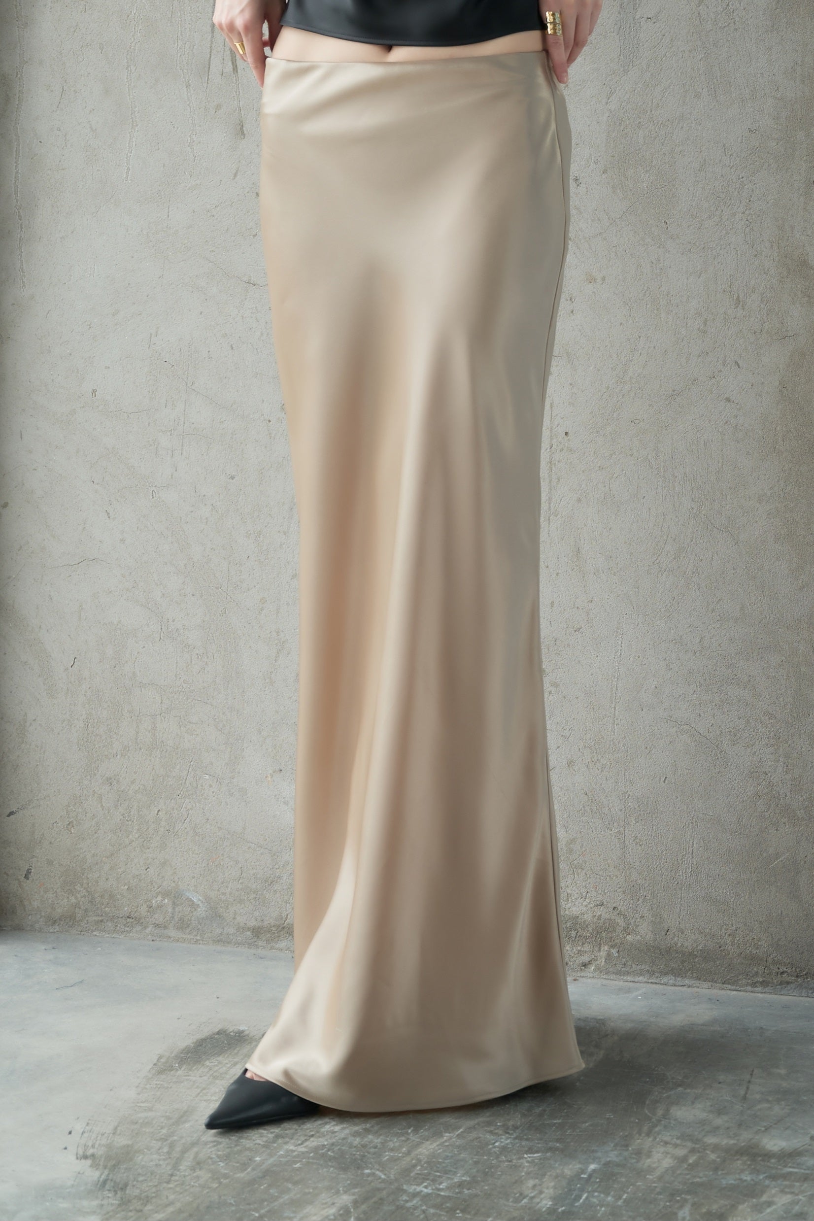 MAXI SATIN SKIRT - LATTE