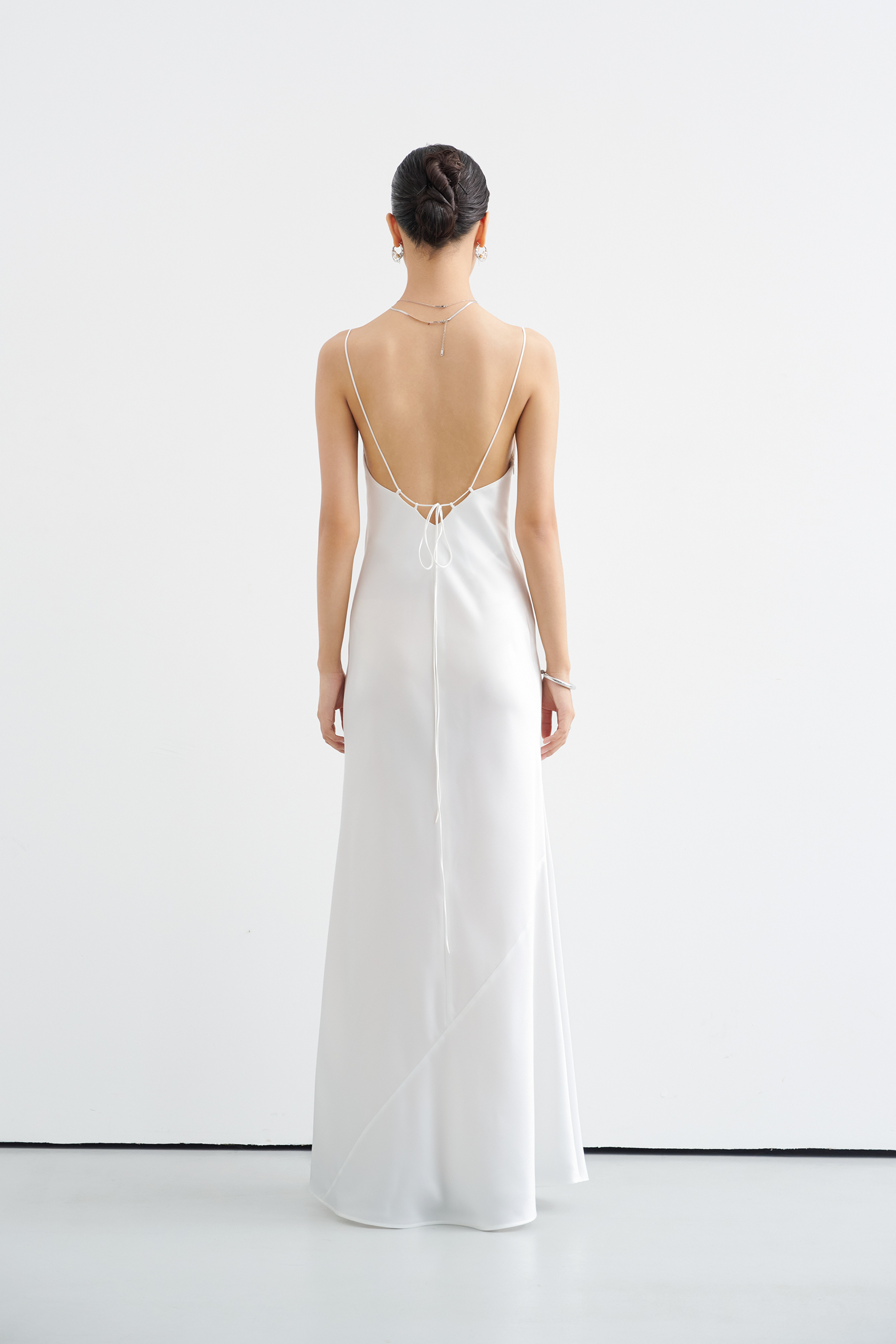 Evelyn Classic Gown - WHITE