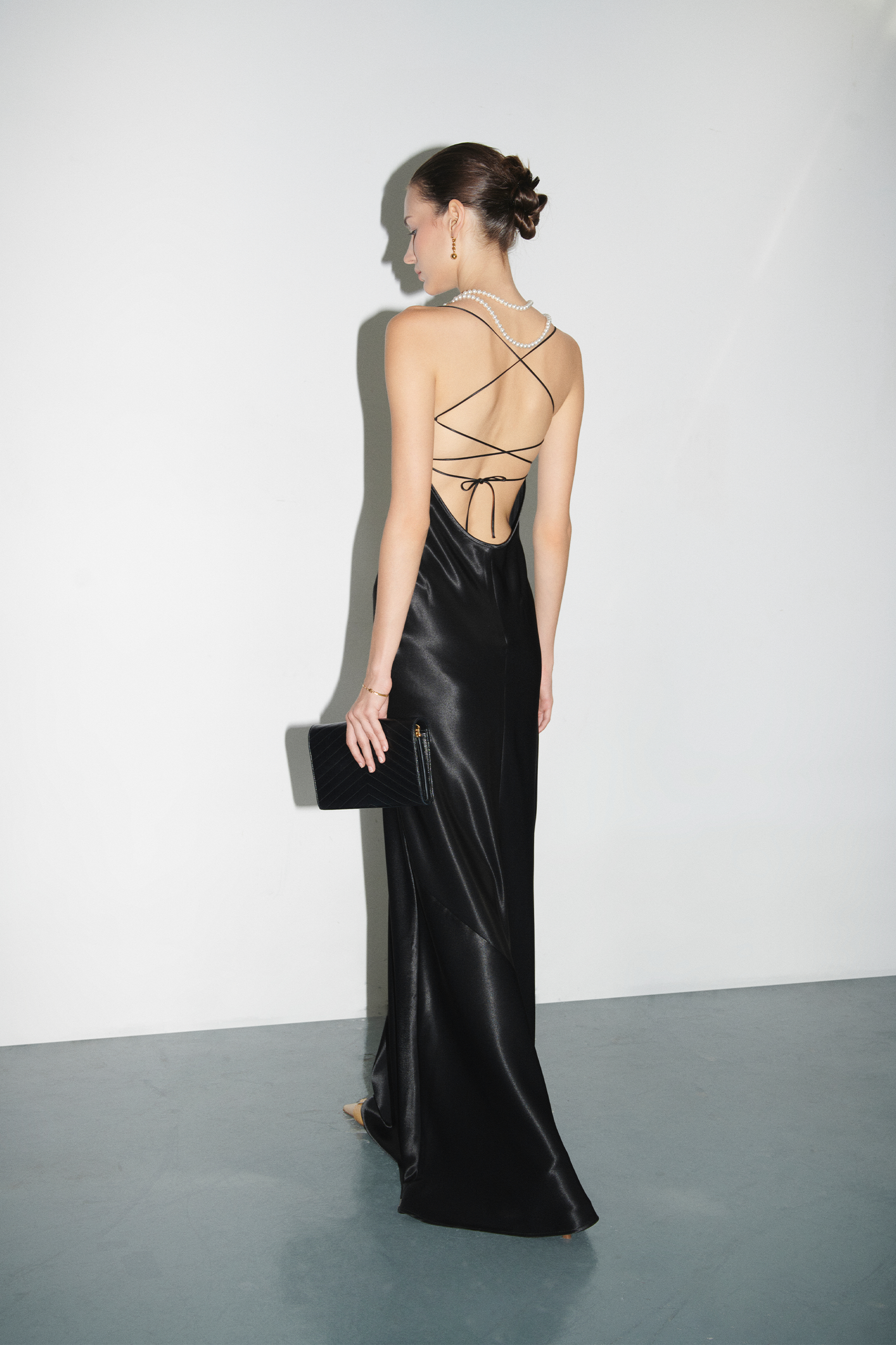 Amber back-tie Gown - BLACK