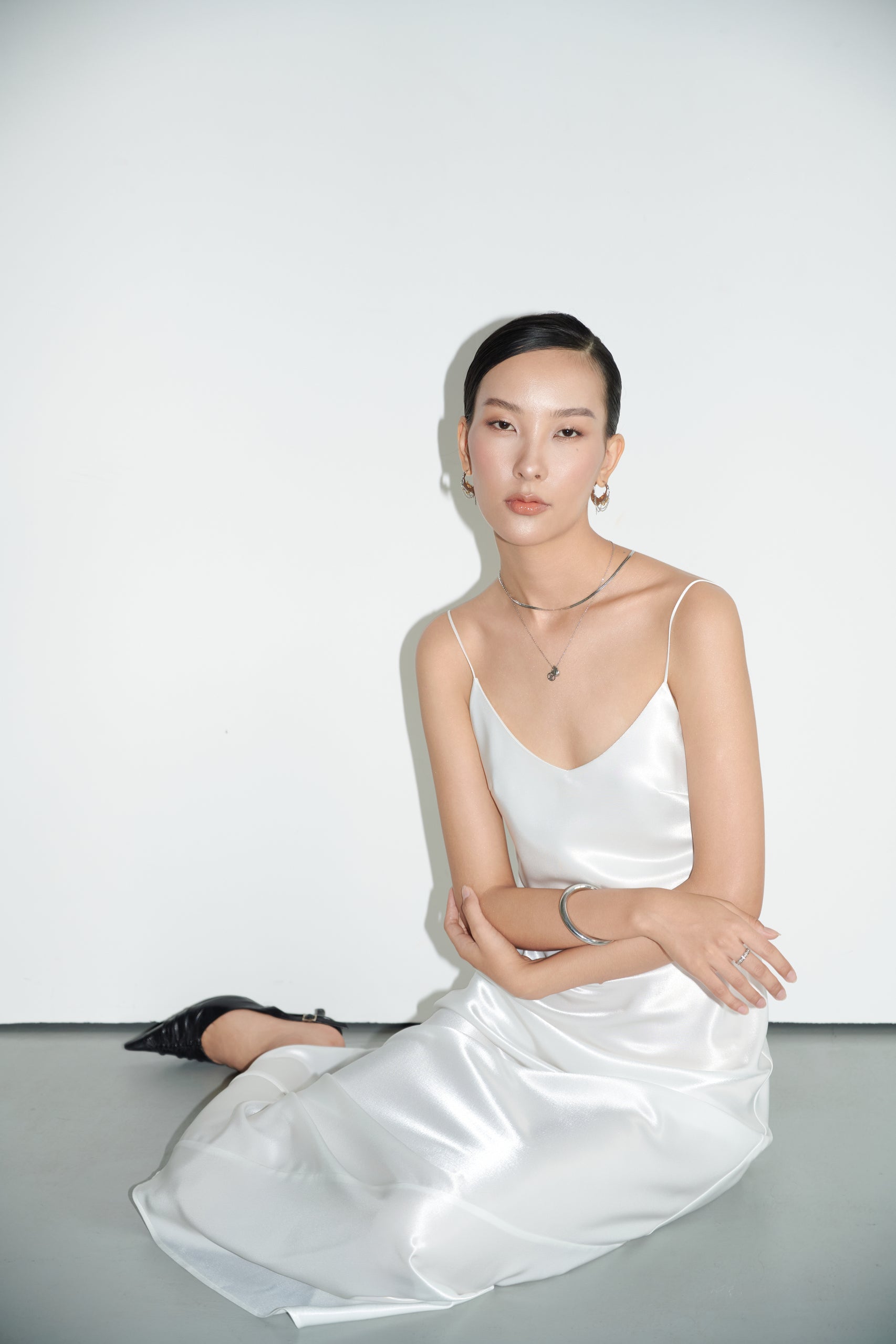 Evelyn Classic Gown - WHITE