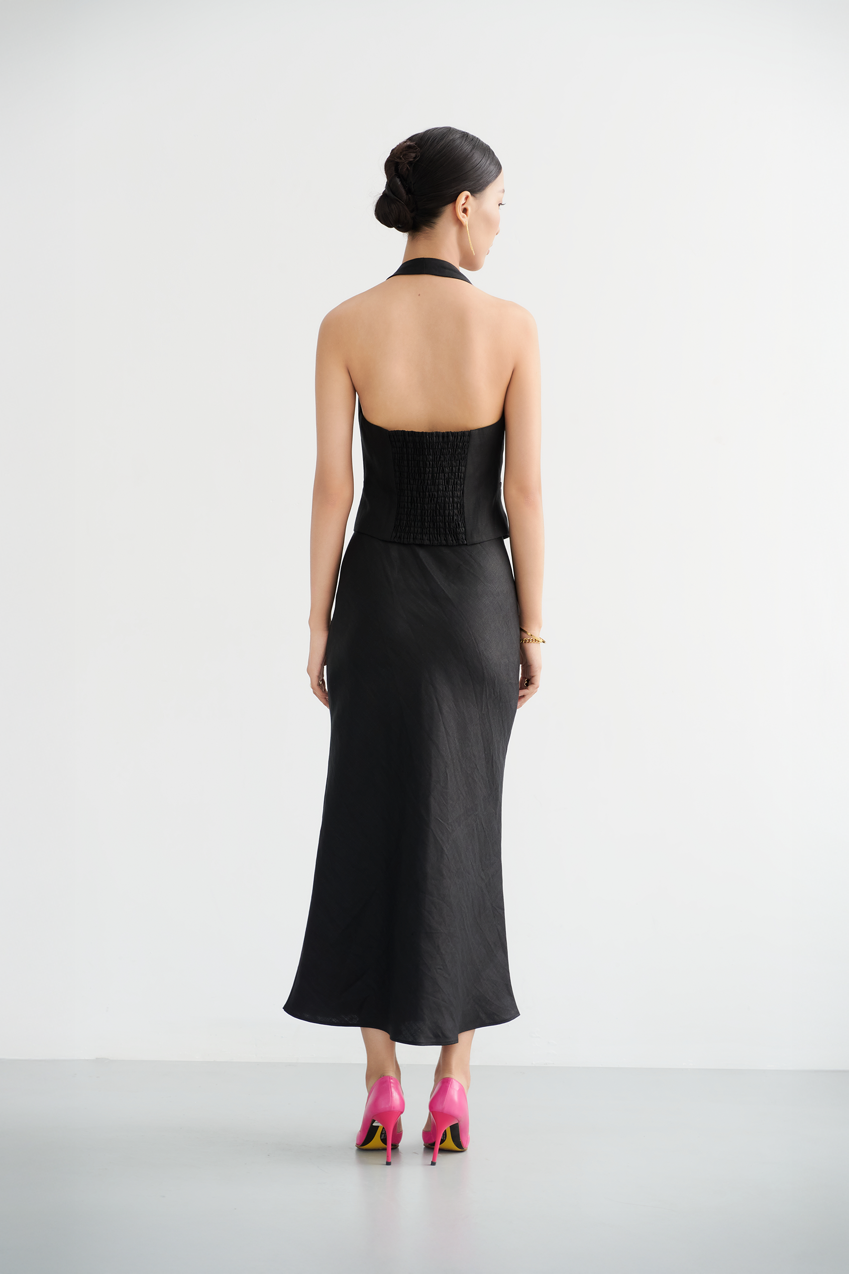 HALTERNECK LINEN DEMI VEST - BLACK