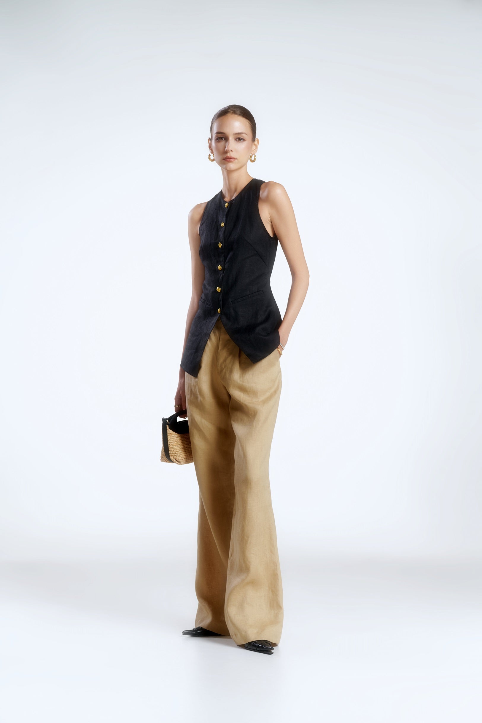GOLDEN BUTTON LINEN BLOUSE - BLACK