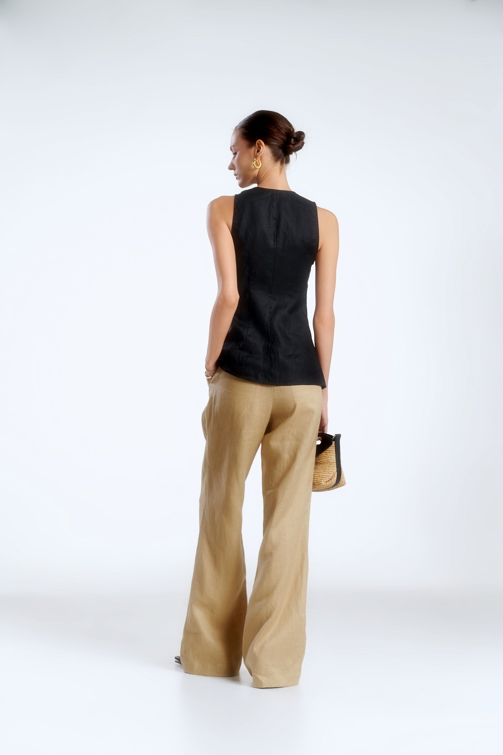 GOLDEN BUTTON LINEN BLOUSE - BLACK