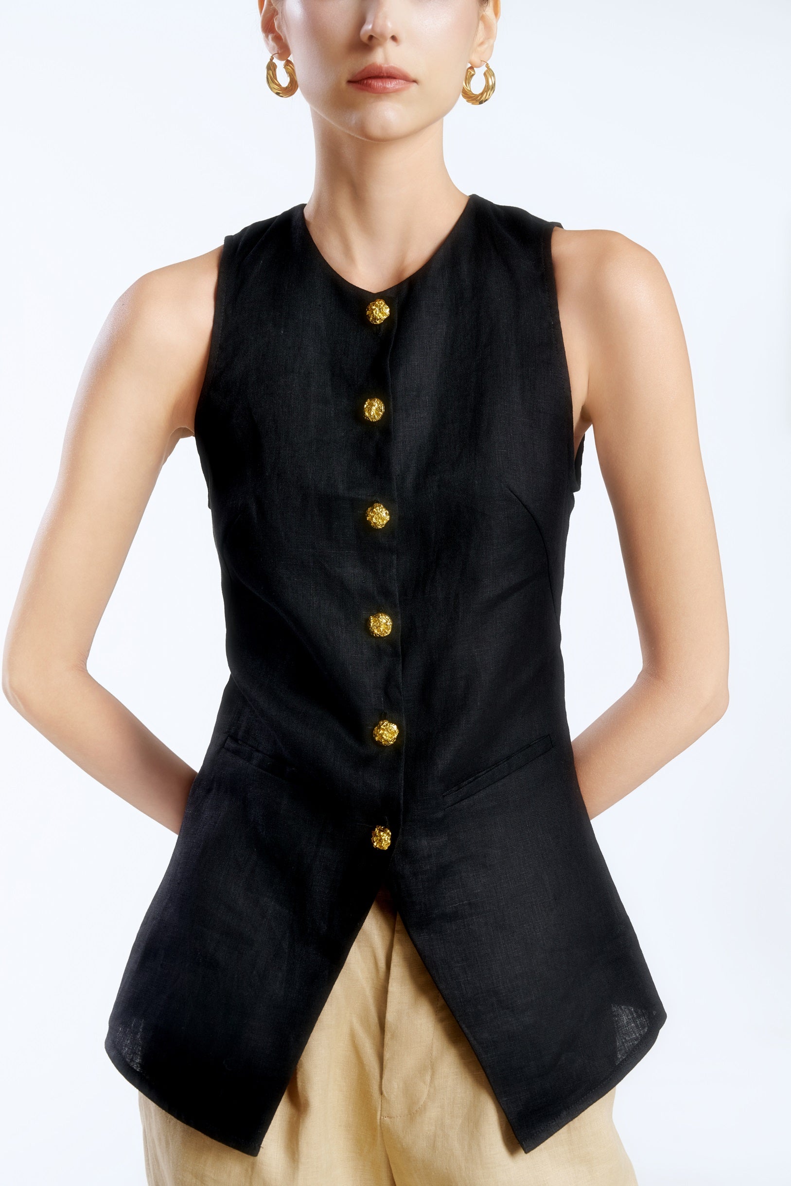 GOLDEN BUTTON LINEN BLOUSE - BLACK