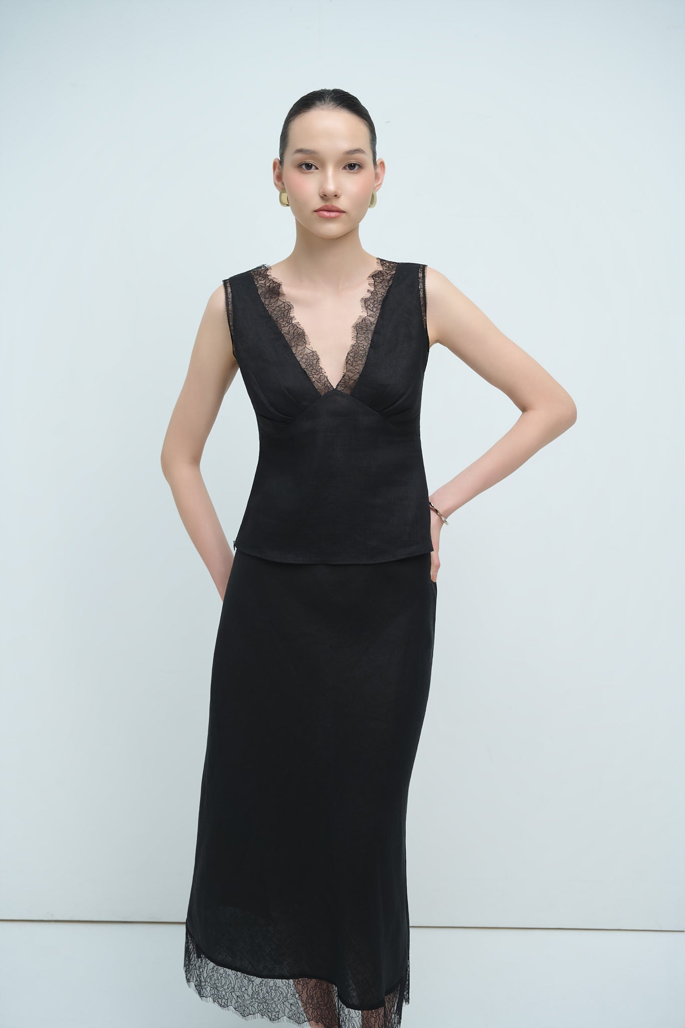 MAISIE LACE LINEN TOP - BLACK