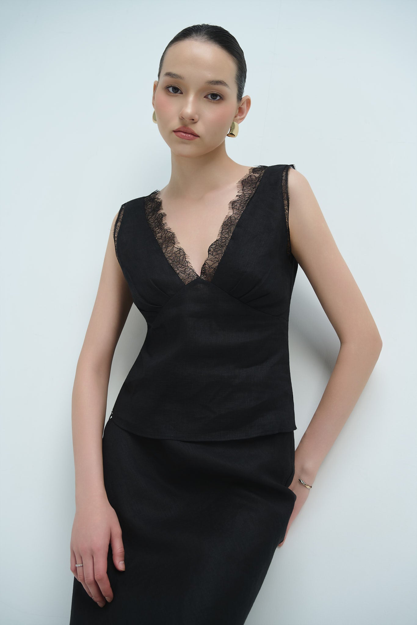 MAISIE LACE LINEN TOP - BLACK