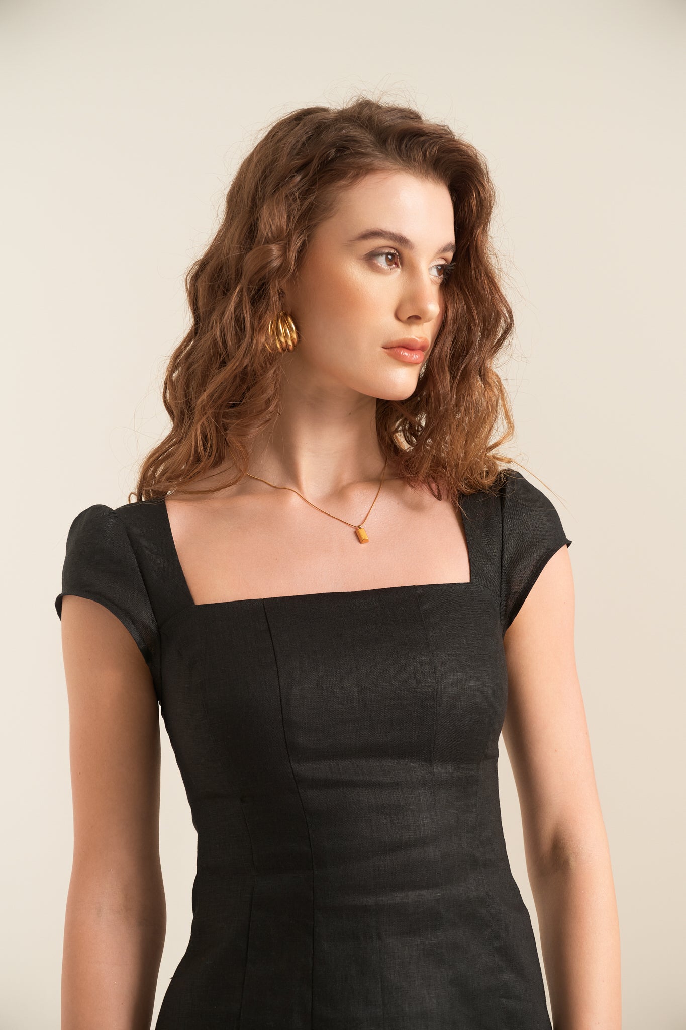 HONEY SQUARE-NECK LINEN DRESS - BLACK