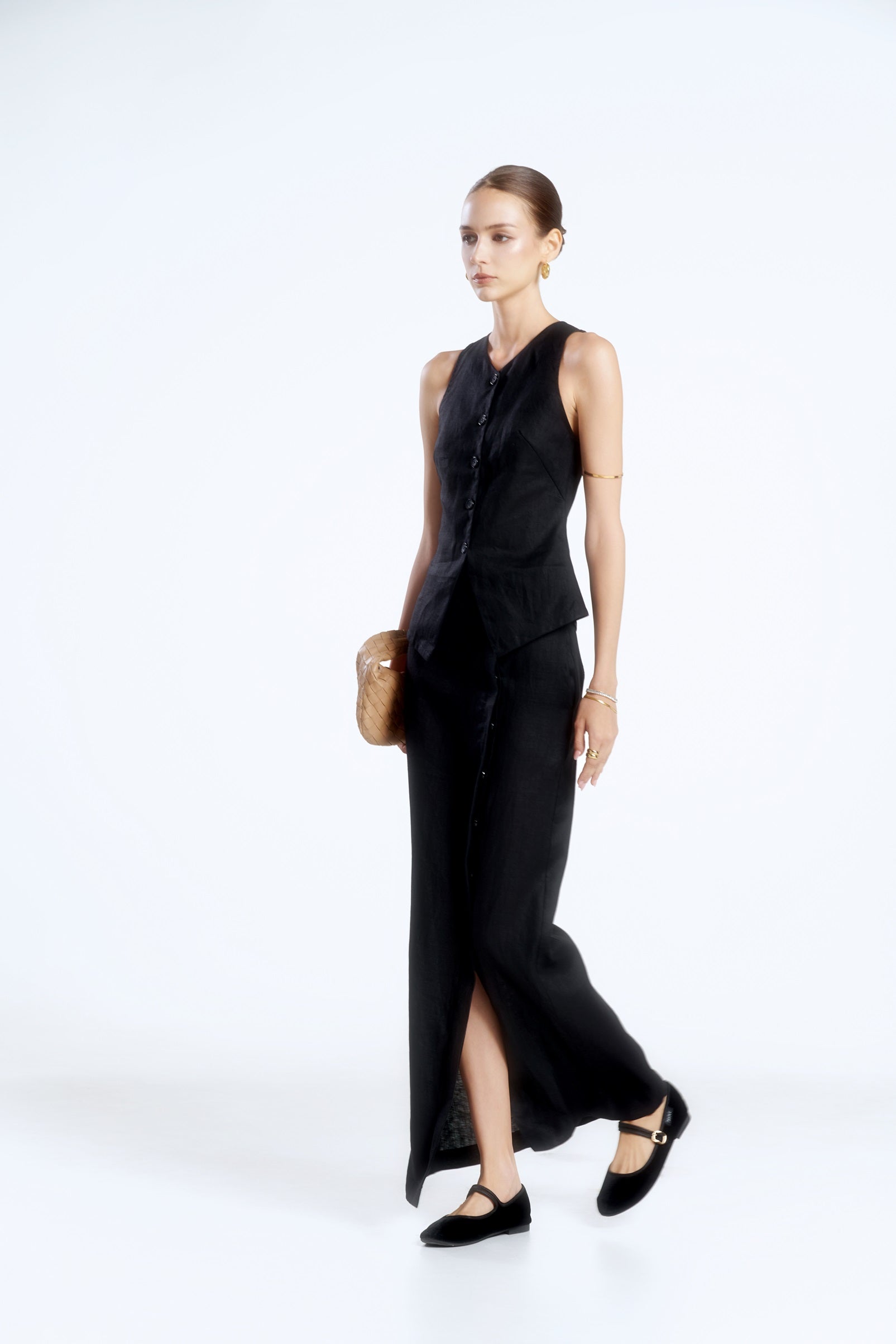 V-NECK LINEN BLOUSE - BLACK