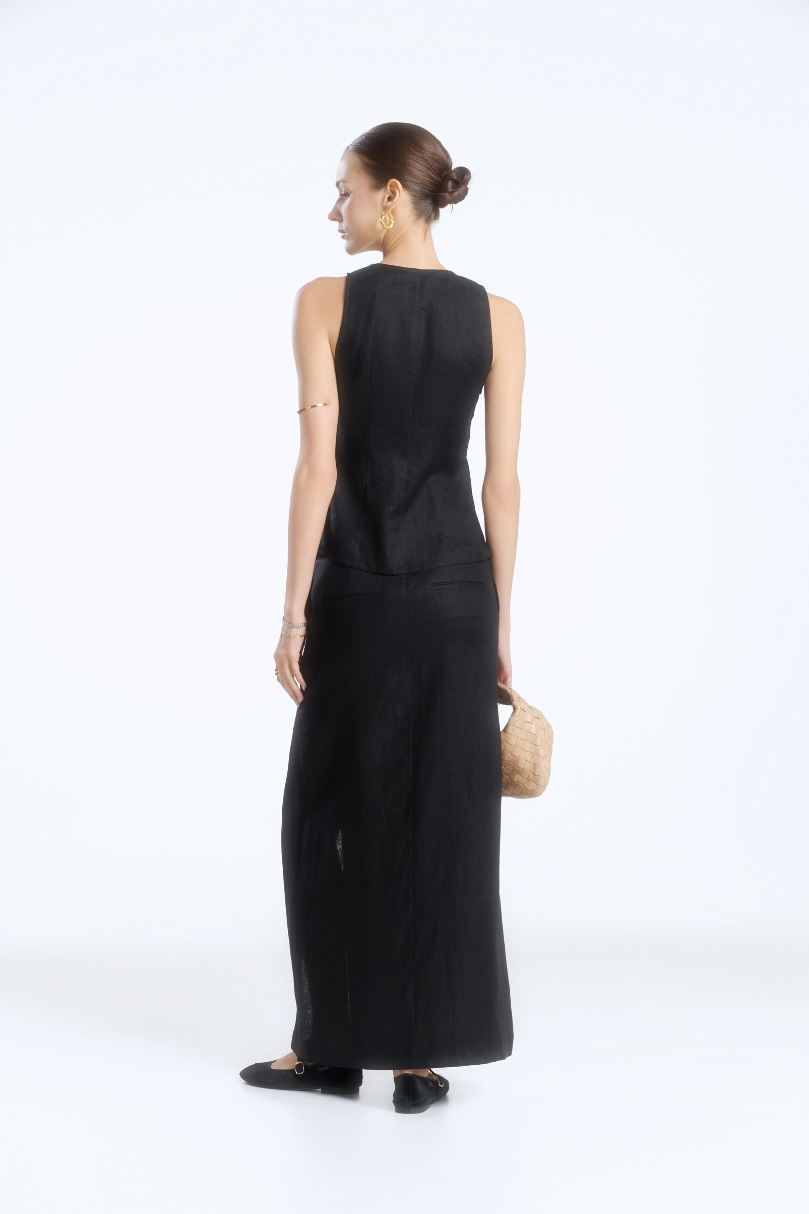 V-NECK LINEN BLOUSE - BLACK